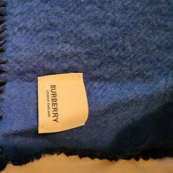 beautiful mens burberry scarf